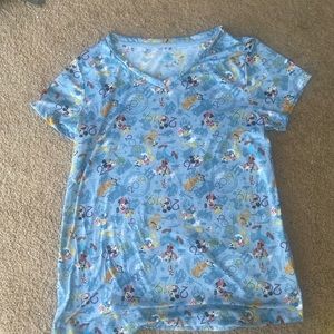 Disney Parks Women's Large Short Sleeve V-Neck 2019 Mickey & Friends T Shirt.